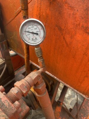 Cọc chỉ dừng ép khi nào không thể ép xuống được nữa. Đồng hồ sẽ cho biết được tải trọng đạt được là bao nhiêu